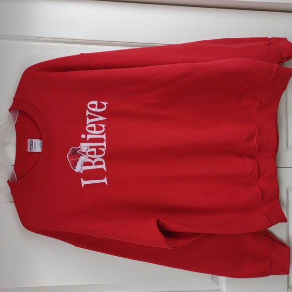 Gildan "I Believe" Red Graphic Long Sleeve Heavy Blend Oversized Sweatshirt - Picture 2 of 9
